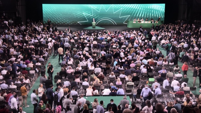 Σε νέα περιδίνηση το ΠΑΣΟΚ: Βροχή οι παραιτήσεις στελεχών σε όλη την Ελλάδα με φόντο το Συνέδριο (Ονόματα)