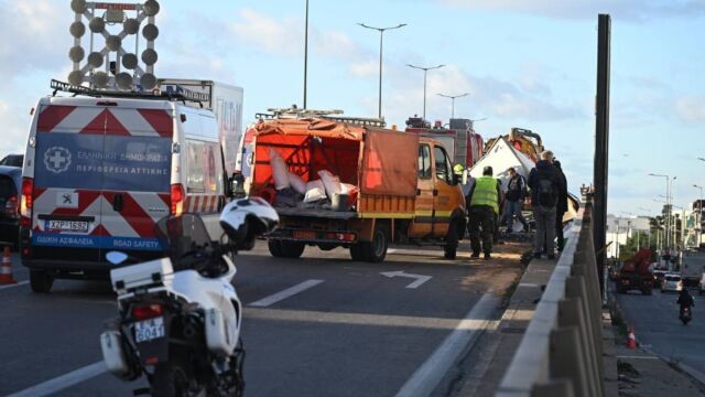 Τροχαίο στη Λεωφόρο Κηφισού: Νεκρός ο ένας οδηγός από τη σύγκρουση φορτηγών (Εικόνες & Βίντεο)