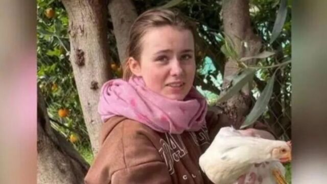 Εξαφάνιση 16χρονης Λόρας στην Πάτρα: Εμφανίστηκε ο ηλικιωμένος άνδρας που έκανε συναλλαγή με την ανήλικη - Τι υποστήριξε στις Αρχές (Βίντεο)