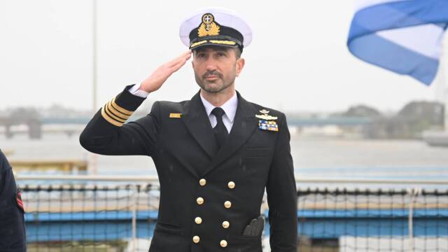 Φρεγάτα Κίμων: Αυτός είναι ο νέος, αλλά εξαιρετικά έμπειρος κυβερνήτης της (Εικόνες)