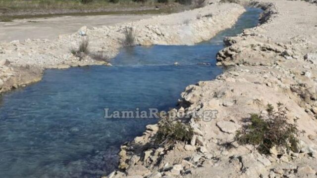 Θρίλερ στις Θερμοπύλες: Στα αζήτητα ο άνδρας που εντοπίστηκε νεκρός στις ιαματικές πηγές - Τα στοιχεία που βρέθηκαν στο βαν
