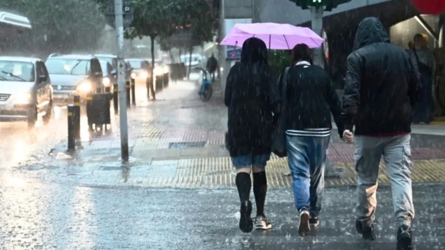 Κακοκαιρία KRISTIN: Υποχωρεί τώρα, επιστρέφει πιο άγρια; Η πρόβλεψη Τσατραφύλλια που προβληματίζει (Βίντεο)