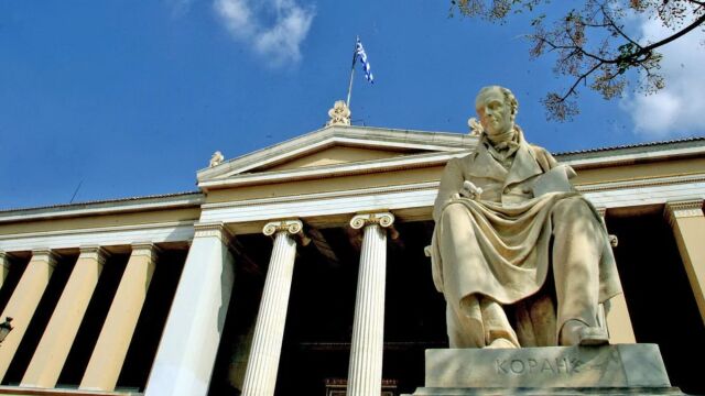 Όταν διδάσκεις Ηθική χωρίς το θρησκευτικό της υπόβαθρο, είναι σαν να δίνεις σε κάποιον ένα smartphone χωρίς σύνδεση στο ίντερνετ -  Γιατί η Θεολογική Σχολή του ΕΚΠΑ αντιδρά, ο Ιωάννης Παναγιωτόπουλος στο parapolitika.gr