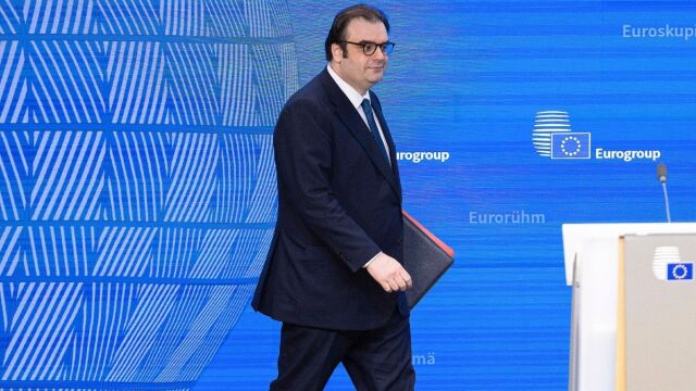 Η χειρουργική δουλειά Πιερρακάκη σε σχέση με τα ΕΛΤΑ που ελαχιστοποιεί την ταλαιπωρία του κοινού