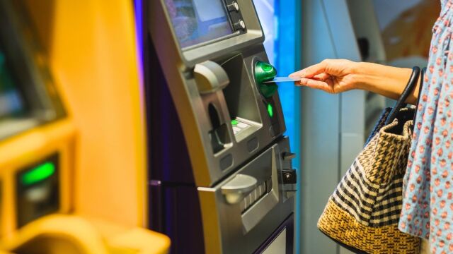 Συντάξεις Μαρτίου 2026: Δείτε αναλυτικά τις ημερομηνίες πληρωμής - Πώς επηρεάζει η αργία της Καθαράς Δευτέρας