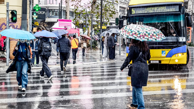 Καιρός: Ψυχρό μέτωπο θα διέλθει την Παρασκευή 20 Φεβρουαρίου - Ποιες περιοχές θα το πληρώσουν με βροχές, καταιγίδες και έντονους ανέμους (Χάρτες & Βίντεο)