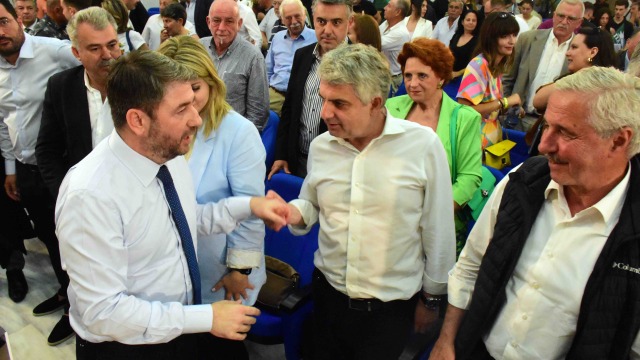 ΠΑΣΟΚ: Το παρασκήνιο πίσω από τη διαγραφή του Κωνσταντινόπουλου και η σταγόνα που ξεχείλισε το ποτήρι (Βίντεο)