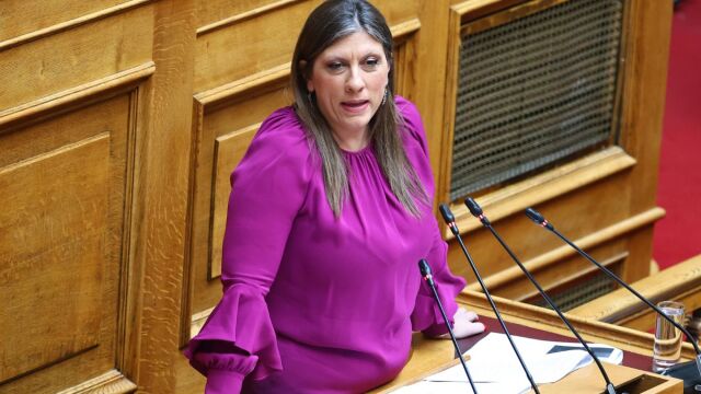 Βουλή: Πεδίο μάχης η Ολομέλεια με επιθέσεις Κωνσταντοπούλου κατά πάντων - Ο Κακλαμάνης στέλνει τα πρακτικά στην επιτροπή Δεοντολογίας