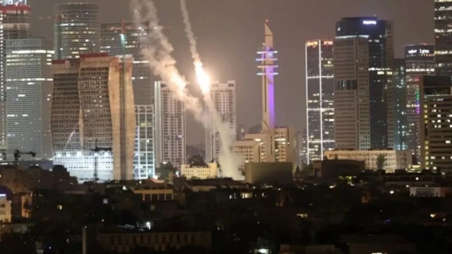 Ιράν: Διακοπή ηλεκτρικού ρεύματος σε περιοχές της Τεχεράνης μετά τις επιθέσεις σε υποδομές - Η ηλεκτροδότηση θα αποκατασταθεί σε λίγες ώρες