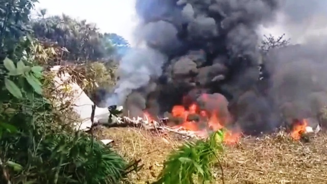 Σοκ από την συντριβή μεταγωγικού αεροσκάφους - Πώς σώθηκαν 20 άνθρωποι (Βίντεο)