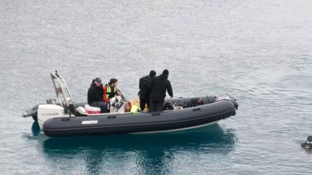 Λιμανάκια Βουλιαγμένης: Εντείνεται η αγωνία για τον αγνοούμενο δύτη - Νέα κατάδυση διάσωσης στο σημείο μηδέν (Βίντεο)