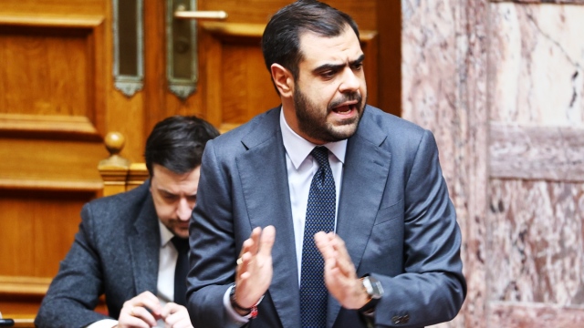 Μαρινάκης κατά Ανδρουλάκη για τις τράπεζες: 