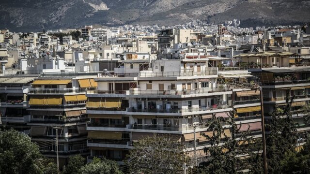 Πρώτη κατοικία: Οι νέες παρεμβάσεις για θωράκισή της - Τι περιλαμβάνει η ομπρέλα προστασίας για τους οφειλέτες