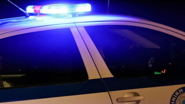 Επεισοδιακή καταδίωξη στη Θεσσαλονίκη: Έκλεψε όχημα και προσέκρουσε σε κολόνα της ΔΕΗ, συνελήφθη από τις Αρχές - Αναζητείται ο συνεργός του