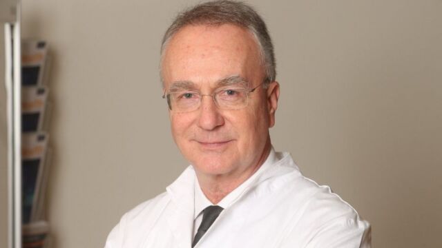 Νοσοκομείο Ευαγγελισμός: Όταν ο θαυμάσιος καθηγητής, Αθανάσιος Σκουτέλης, εξηγούσε τις καθυστερήσεις στις εργαστηριακές εξετάσεις