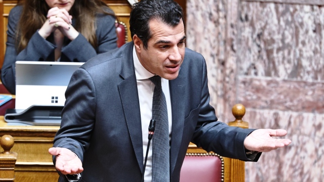 Νέα γραμμή στο μεταναστευτικό: Ο Πλεύρης φέρνει στο προσκήνιο κέντρα επιστροφής εκτός ΕΕ