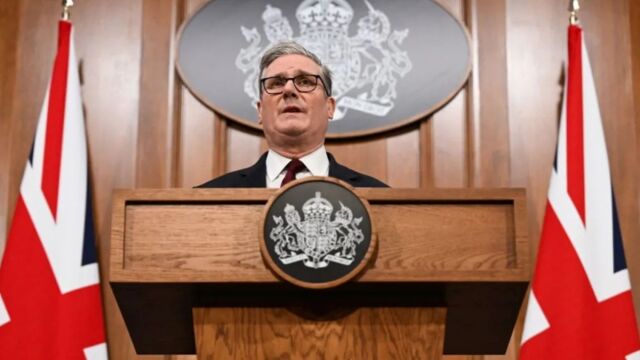 Παίρνει μέτρα η Βρετανία: Εντολή Στάρμερ για πιθανή κατάσχεση πλοίων του 