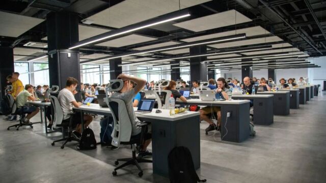 Κατώτατος μισθός στα 920 ευρώ: Τι μένει πραγματικά στην τσέπη των πολιτών - Πώς διαμορφώνονται οι τριετίες, τα 19 επιδόματα που αυξάνονται