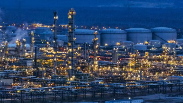 Πτώση στις τιμές πετρελαίου μετά την αναβολή αμερικανικών ενεργειών κατά του Ιράν: 10 ημέρες παράταση έδωσε ο Τραμπ