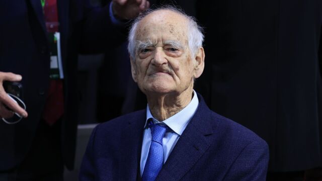 Συγκινητικές στιγμές στο συνέδριο του ΠΑΣΟΚ - Σε φορτισμένο κλίμα η ομιλία του Απόστολου Κακλαμάνη