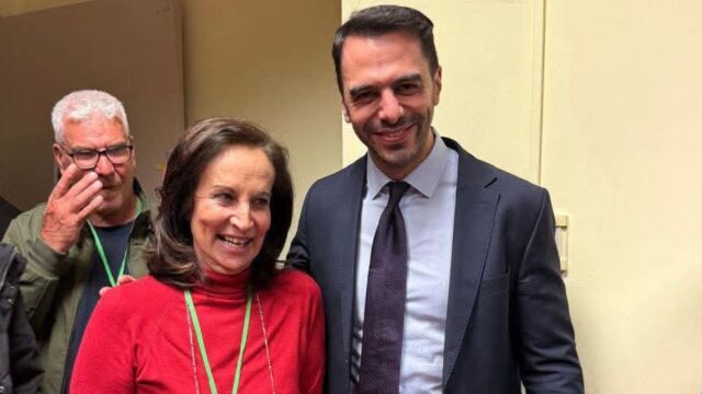 Συνέδριο ΠΑΣΟΚ: Η φωτογραφία Διαμαντοπούλου - Χριστοδουλάκη που άναψε φωτιές και το κρυφό νόημα της