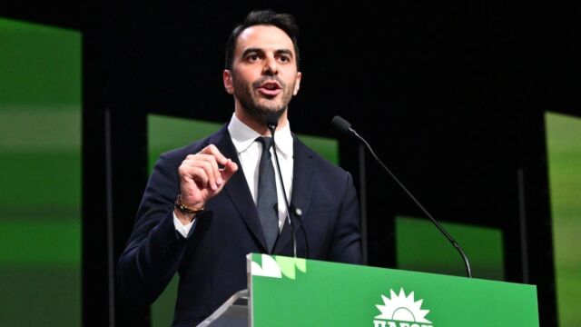 Χριστοδουλάκης στο συνέδριο του ΠΑΣΟΚ: Καθαρή διαχωριστική γραμμή με τη δεξιά του Μητσοτάκη - Αιχμές για τον ΣΥΡΙΖΑ