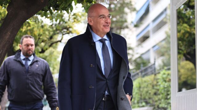 Δένδιας: Έκανε Αρχιπλοίαρχο τον Γενικό Γραμματέα του ΥΠΕΘΑ Αντώνη Οικονόμου