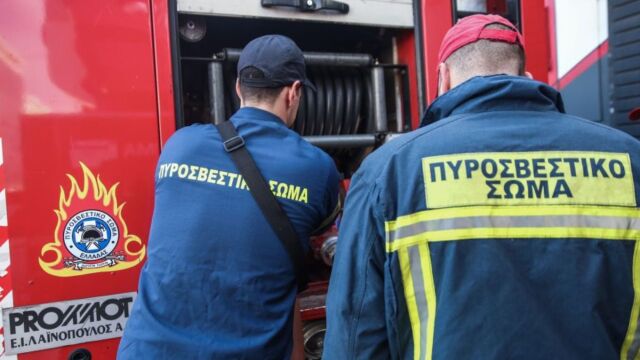 Μπαράζ εμπρηστικών επιθέσεων σε Πατήσια και Ζωγράφου