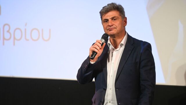 Φαραντούρης στα Παραπολιτικά 90,1 για ΠΑΣΟΚ: Όταν υπάρχει σύγκλιση απόψεων, ανοίγει ο δρόμος για ευρύτερες πολιτικές συγκλίσεις (Ηχητικό)