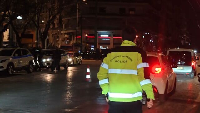 Ολονύχτια επιχείρηση της Tροχαίας στο Παγκράτι: Εκτεταμένα αλκοτέστ και μπλόκα σε 4 σημεία (Βίντεο)