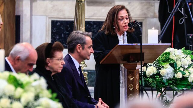 Χαρούλα Αλεξίου στον επικήδειο για τη Μαρινέλλα: 