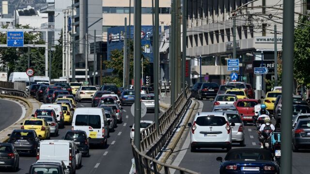 Προβλήματα στην κυκλοφορία στη Λεωφόρο Κηφισίας λόγω εργασιών στον κόμβο Παραδείσου