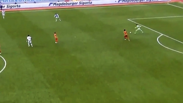 Έλληνες του εξωτερικού: Το αδιανόητο γκολ που πέτυχε ο Γιαννιώτης από την μια εστία στην άλλη! (Βίντεο)