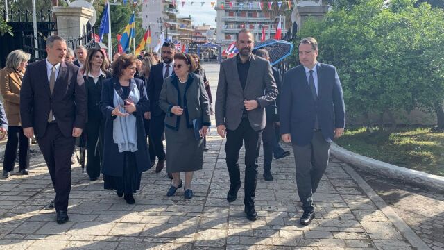 Μενδώνη: Παραδίδουμε στο Μεσολόγγι τον αποκατεστημένο Κήπο των Ηρώων - 200 χρόνια από την Έξοδο η δύναμη του Έθνους μας βρίσκεται στην ομοψυχία του (Εικόνες)