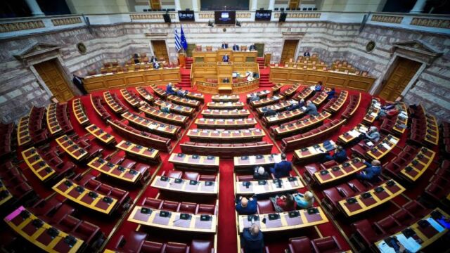 ΟΠΕΚΕΠΕ: Τα... διαμάντια της δικογραφίας και οι επίμαχες συνομιλίες - Παπακώστα και Καραμανλής για κακουργήματα, οι άλλοι 