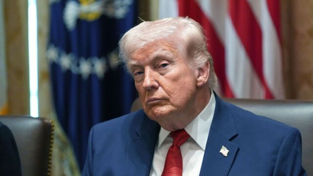 Τραμπ: Δεν ξέρω πώς θα αντιδράσω αν βλάψουν τον Αμερικανό πιλότο που καταρρίφθηκε πάνω από το Ιράν