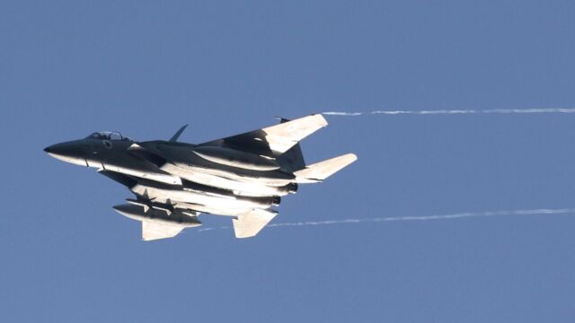 Σε σχισμή βουνού κρυβόταν o Αμερικανός πιλότος του F-15 - Το κόλπο παραπλάνησης της CIA πριν από την επιχείρηση διάσωσής του