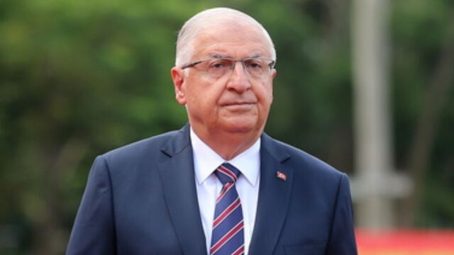 Προκλητικός ο υπουργός Άμυνας της Τουρκίας με φόντο τη στρατιωτική ενίσχυση της Κύπρου: 