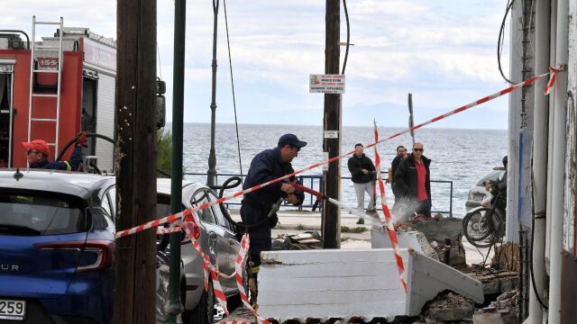 Τραγωδία στην Κόρινθο: Περίπου 2,5 τόνους ζύγιζε το μπαλκόνι που καταπλάκωσε την άτυχη 43χρονη - Πολλές οι παρανομίες στο υπό ανακαίνιση κτίριο (Βίντεο)