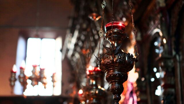 Μεγάλη Εβδομάδα: Τα καθήκοντα των πιστών και η πνευματική προετοιμασία - Πού θα δείτε live Ακολουθία του Νυμφίου (Βίντεο)