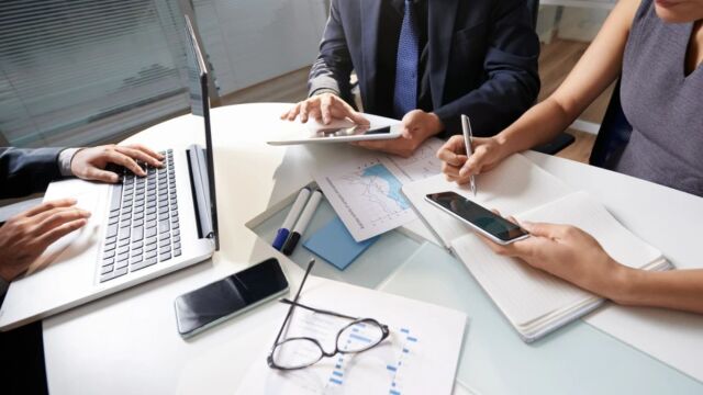 Νέοι μισθοί σε Δημόσιο και ΟΤΑ: Επιπλέον 40 ευρώ από την 1η Απριλίου - Αναλυτικά ποιοι ωφελούνται