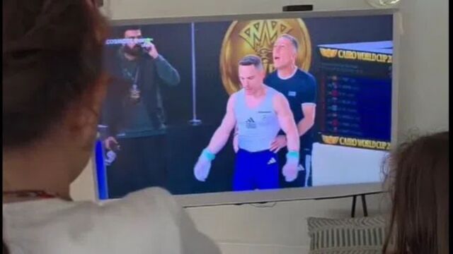 Λευτέρης Πετρούνιας: Οι κόρες του πανηγυρίζουν έξαλλα το χρυσό μετάλλιο στο Κάιρο (Βίντεο)