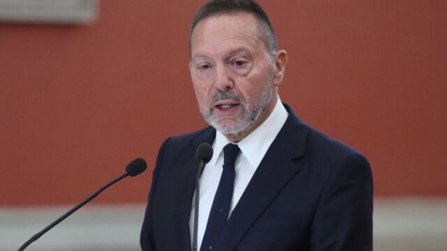 Στουρνάρας: Μείωση της ανάπτυξης στο 1,9% - Άνοδος του πληθωρισμού