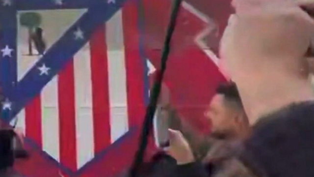 Μπαρτσελόνα - Ατλέτικο, Champions League: Επίθεση των οπαδών των 