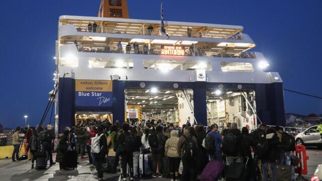 Πάσχα: Ξεκίνησε η έξοδος των εκδρομέων, πάνω από 12.000 ταξιδιώτες θα φύγουν από Πειραιά - Αυξημένη κίνηση και σε Ραφήνα, Λαύριο (Βίντεο)