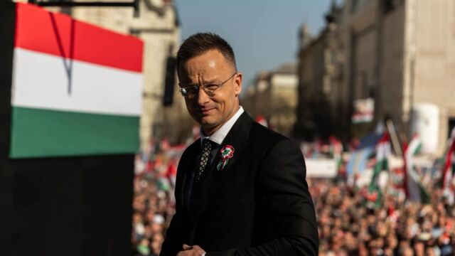 Σφίγγει ο κλοιός της Ευρωπαϊκής Ένωσης στην Ουγγαρία: Η προσφορά του ΥΠΕΞ Σιγιάρτο στον Λαβρόφ για αποστολή εγγράφου που αφορά στην ένταξη της Ουκρανίας (Εικόνα)