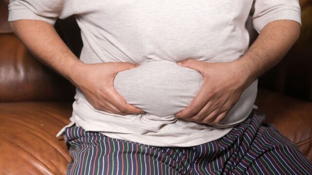 Ανησυχητικά στοιχεία από ΕΛΣΤΑΤ: Παχύσαρκοι οι μισοί άνδρες και οι τρεις στις δέκα γυναίκες