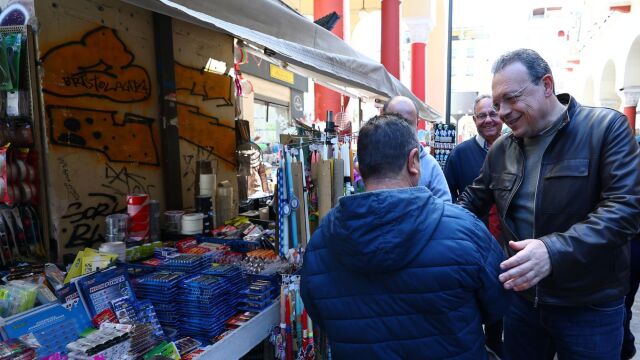 Φάμελλος: Στην αγορά Θεσσαλονίκης ο πρόεδρος του ΣΥΡΙΖΑ - Καταναλωτές, έμποροι και επαγγελματίες ανασφαλείς ως προς την επιβίωσή τους (Εικόνες)