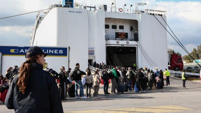 Πάσχα 2026: Συνεχίζεται η έξοδος των εκδρομέων - Γεμάτα αναχωρούν τα πλοία και τα ΚΤΕΛ (Εικόνες  Βίντεο)