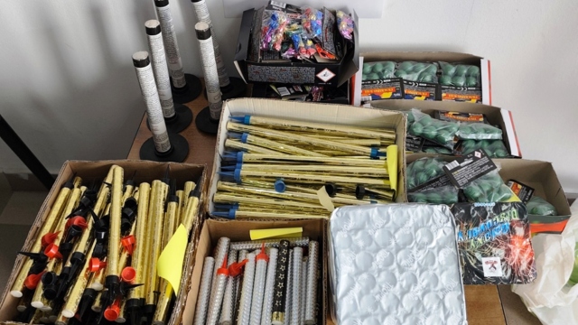 Κάρπαθος: Συνελήφθη 60χρονος που σκόπευε να διαθέσει 799 είδη πυροτεχνίας